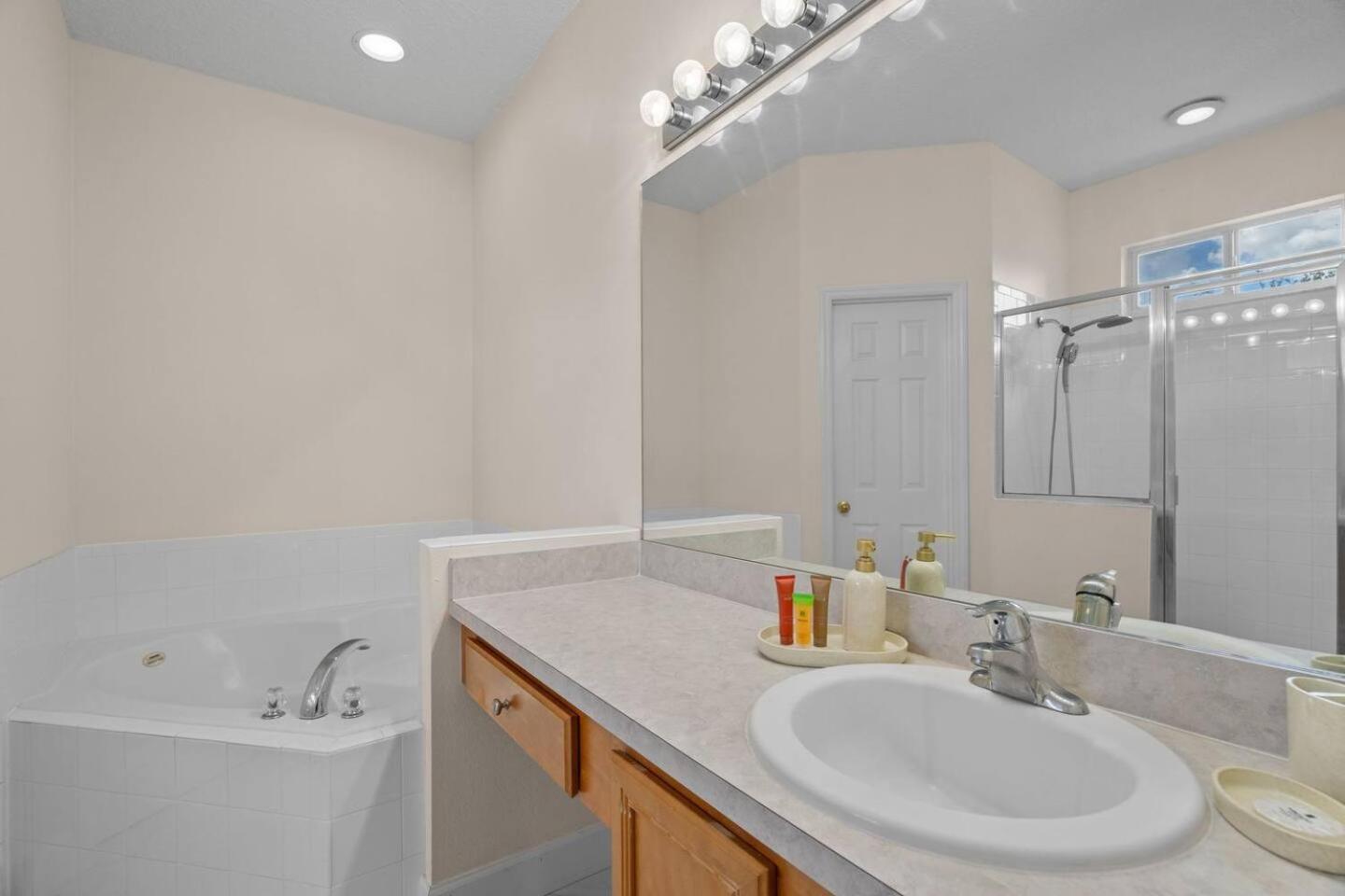 6 Bedroom 5 Bathroom Emerald Island 2601 Ib Kissimmee Exteriör bild