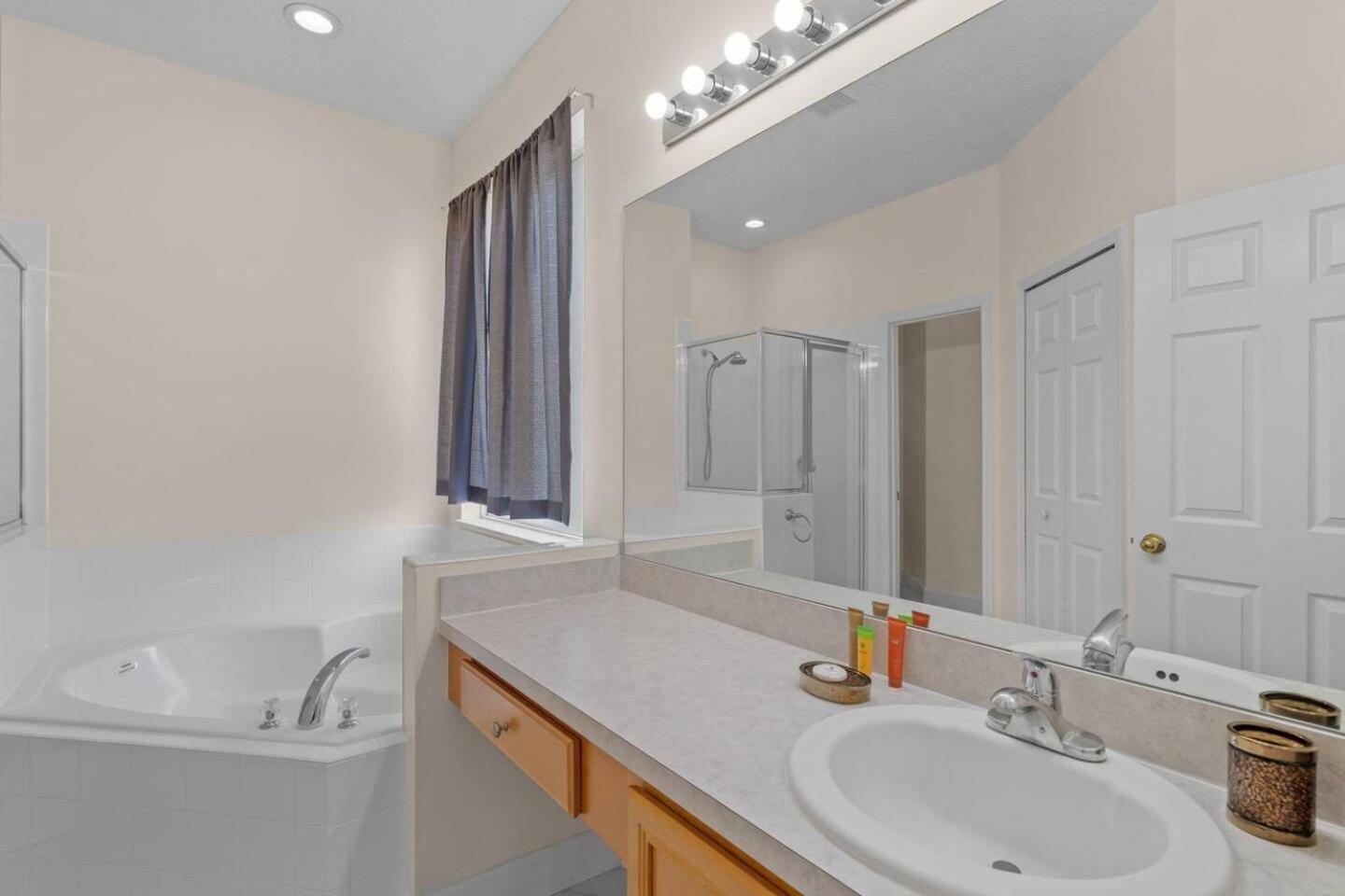 6 Bedroom 5 Bathroom Emerald Island 2601 Ib Kissimmee Exteriör bild